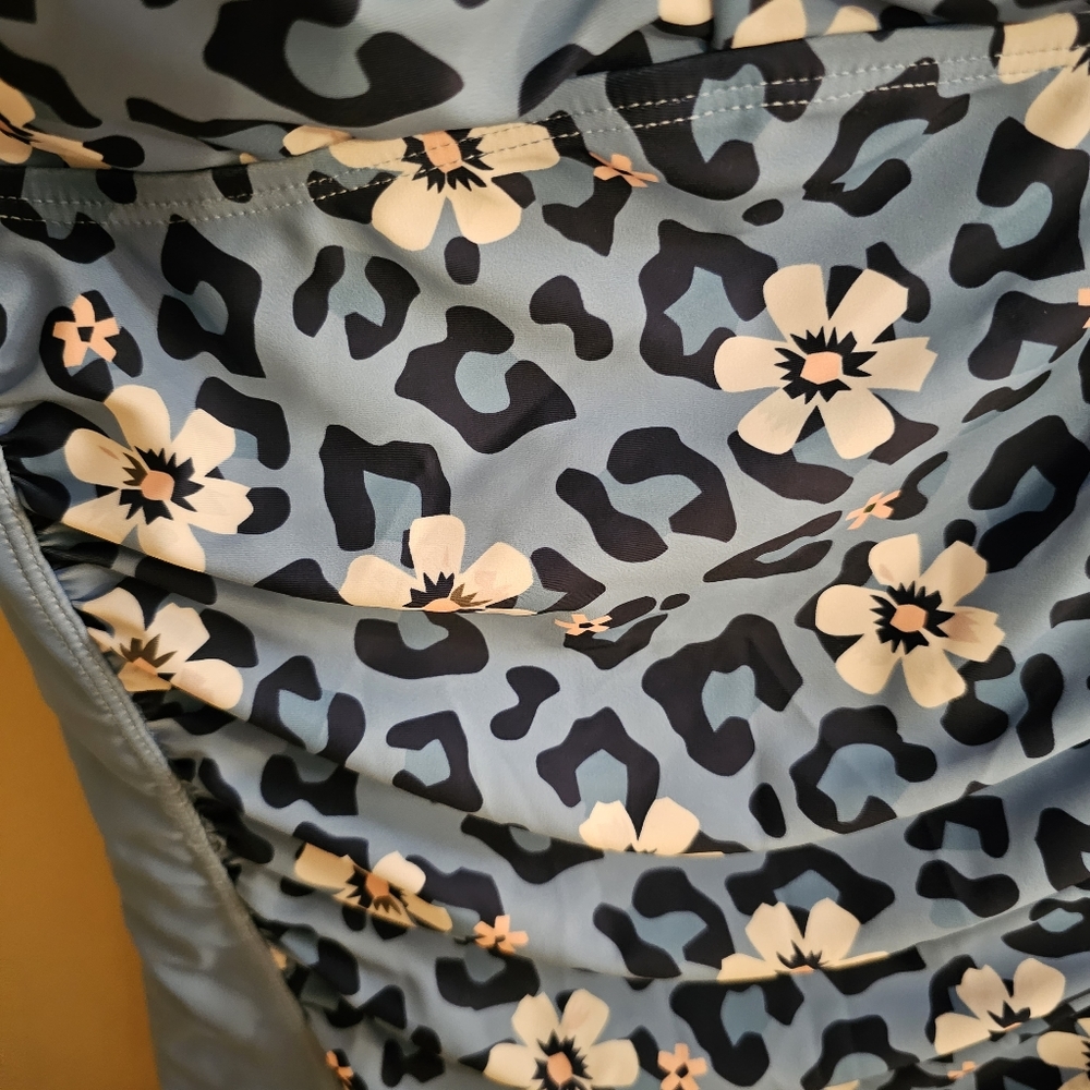 Blue Floral Tummy Control Swimsuit Full Coverage Daisy Floral Animal Print NWOT - Picture 2 of 4